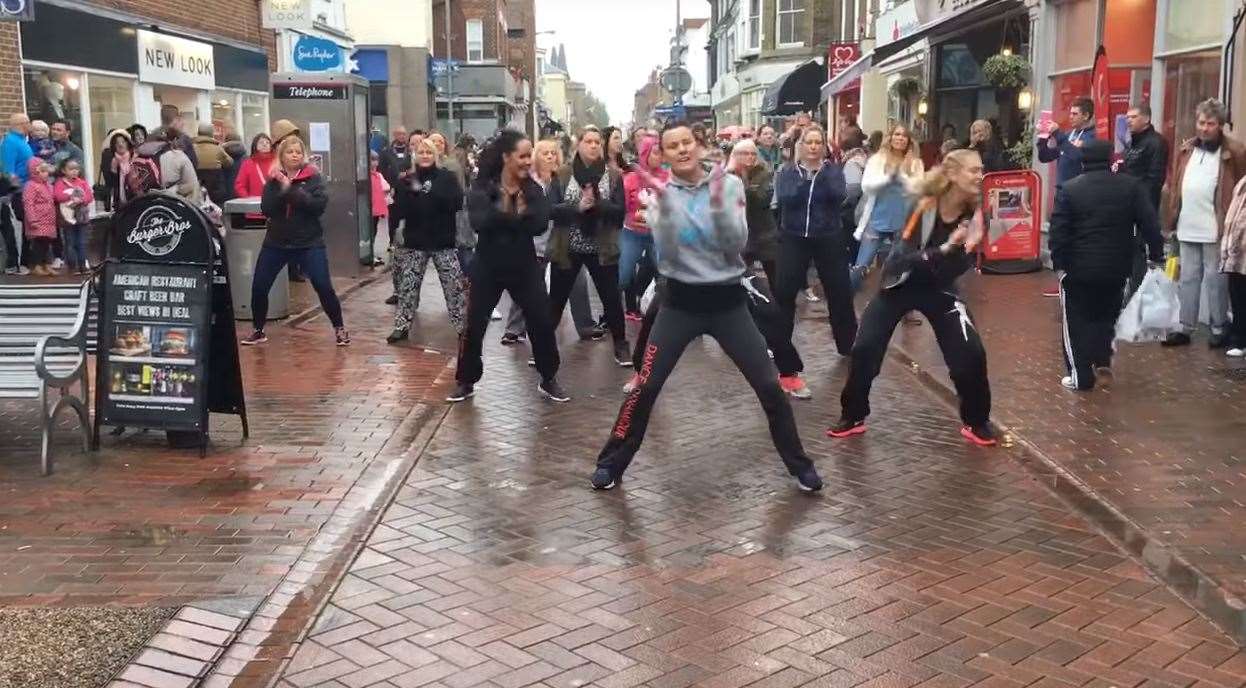 Flash mob in Deal