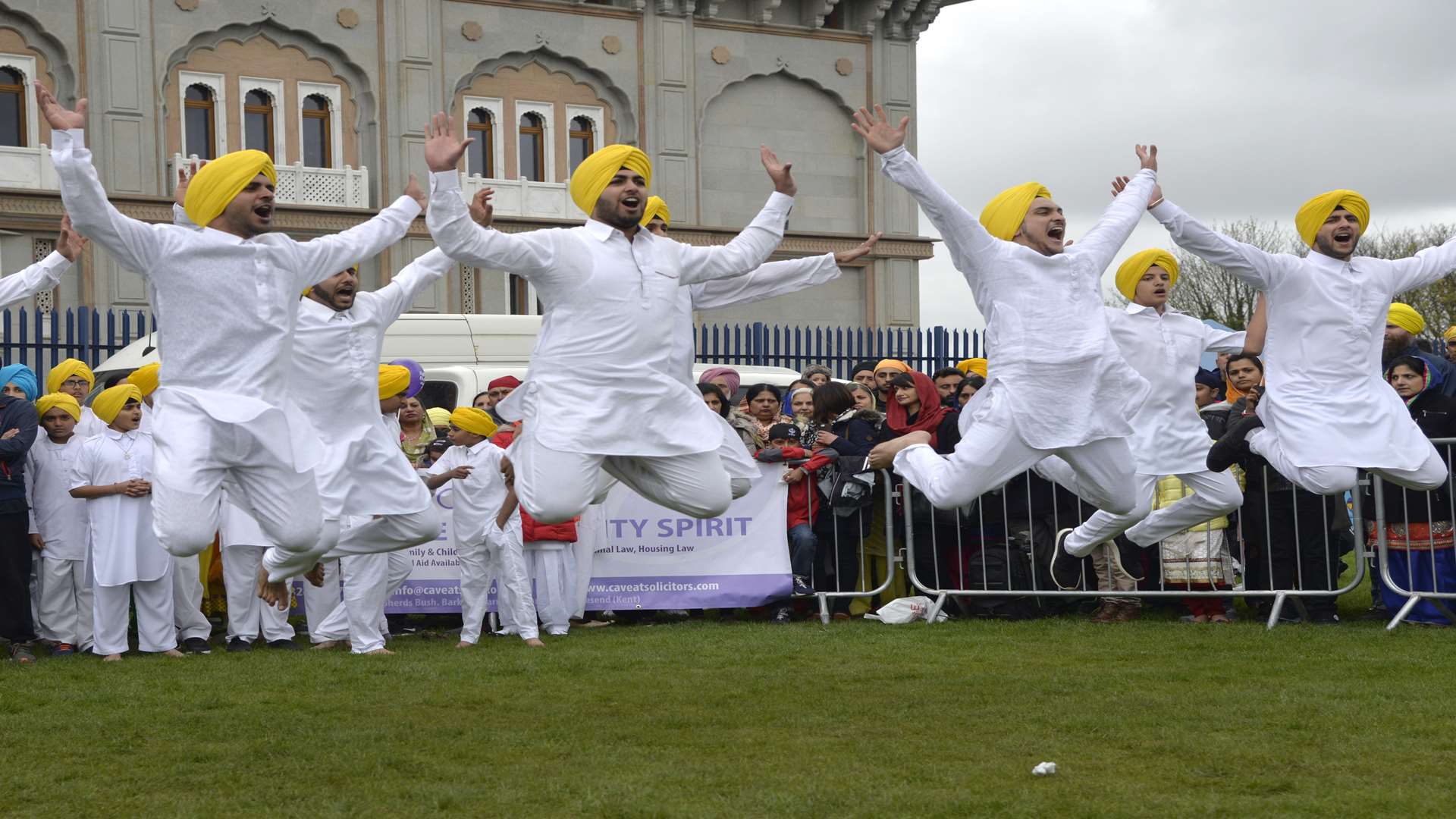 Thousands Of People Packed Out Gravesends Streetsfor A Huge Sikh