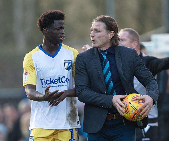 "My ball" says Leo Da Silva Lopes to Wycombe boss Gareth Ainsworth Picture: Ady Kerry (7390047)