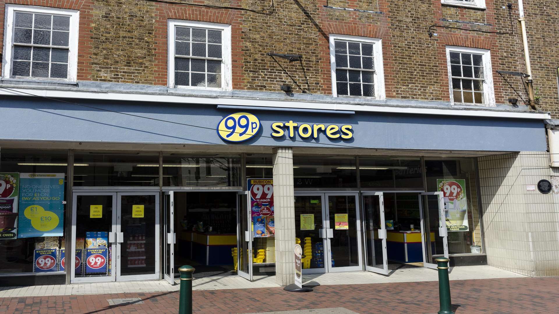 The incident happened at the 99p Store in Sittingbourne High Street