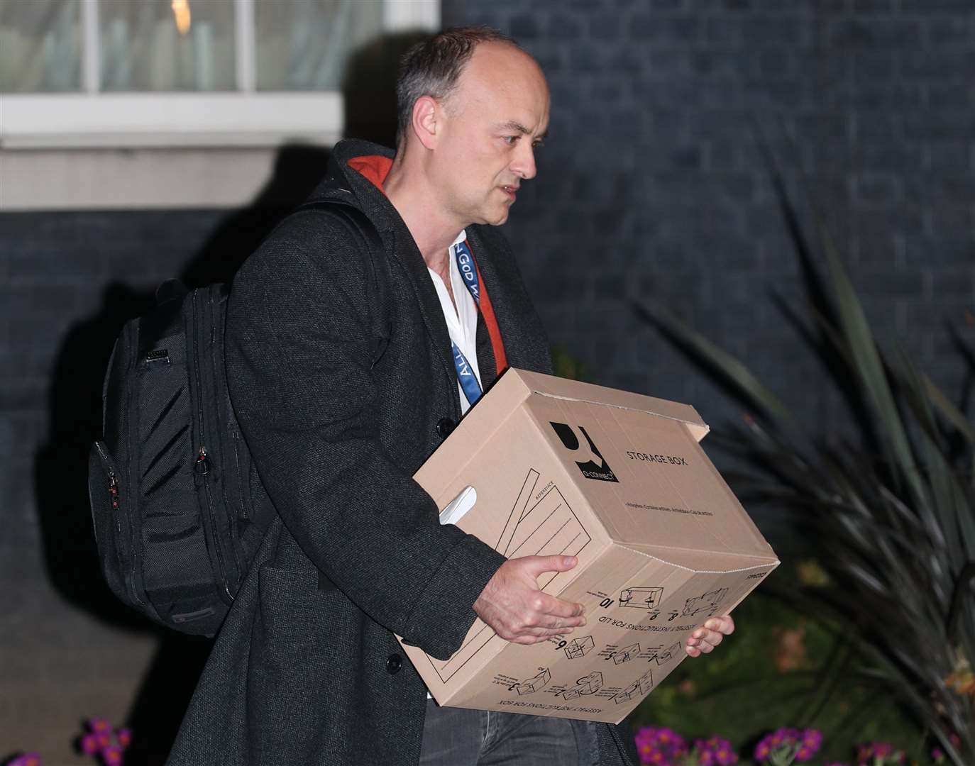 Dominic Cummings leaves Downing Street with a box (Yui Mok/PA)