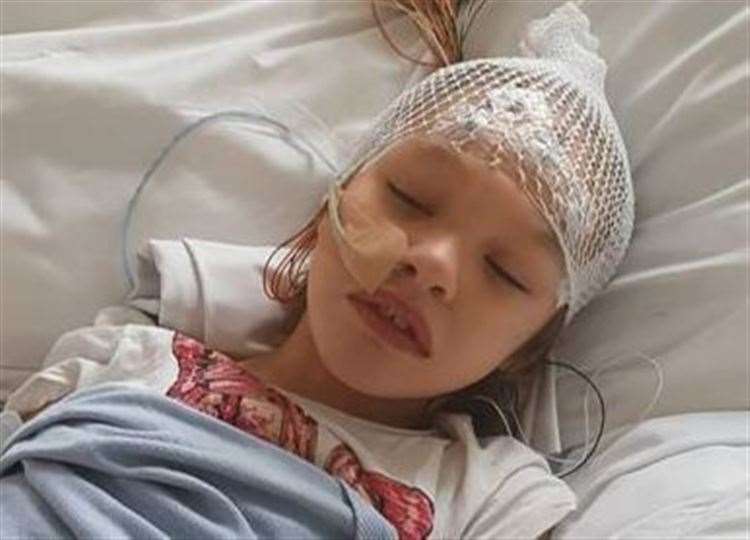 Nine-year-old Teagan Appleby has severe epilepsy (10822824)