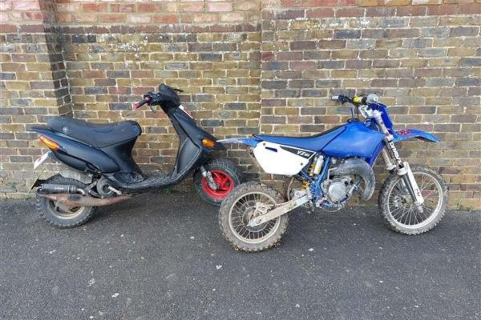 A moped and a dirt bike have been seized in Ashford. Photo: Kent Police (63198718)