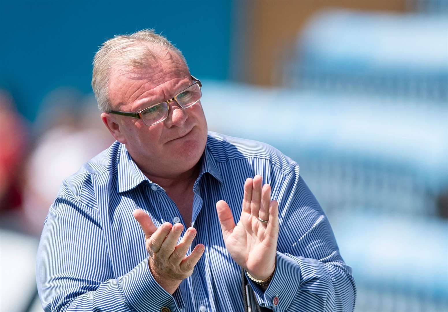 Steve Evans will hand over a cheque in aid of a children's hospice in Essex