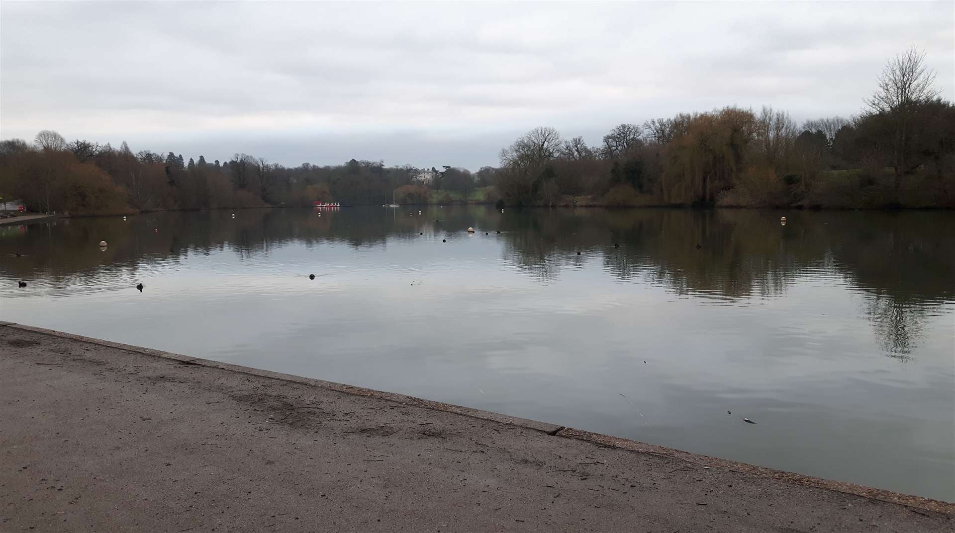 A suspected wartime explosive has been found at the lake at Mote Park in Maidstone