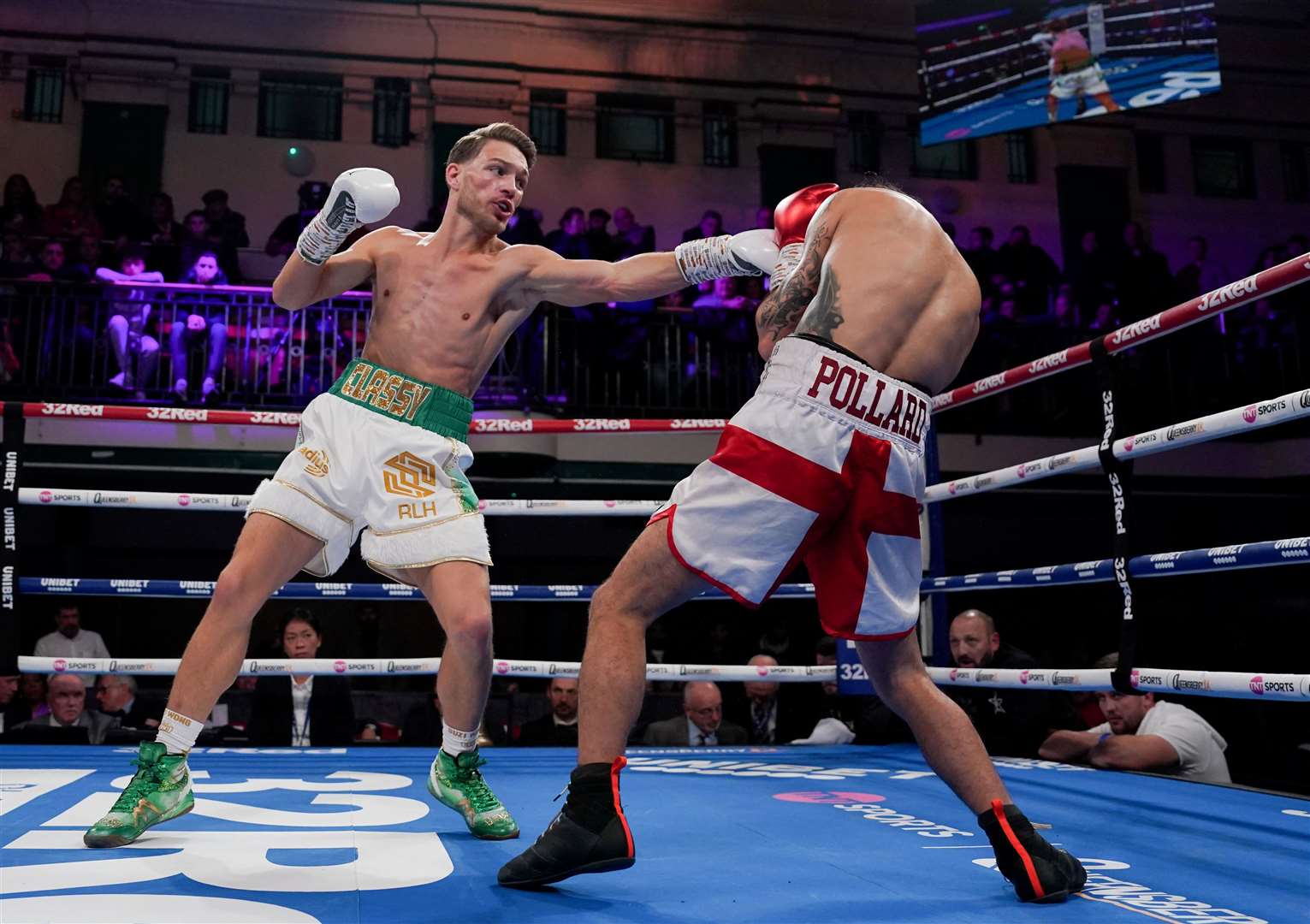 Charlie Hickford on his way to winning at York Hall on his professional debut against Jake Pollard Picture: Stephen Dunkley / Queensbury Promotions