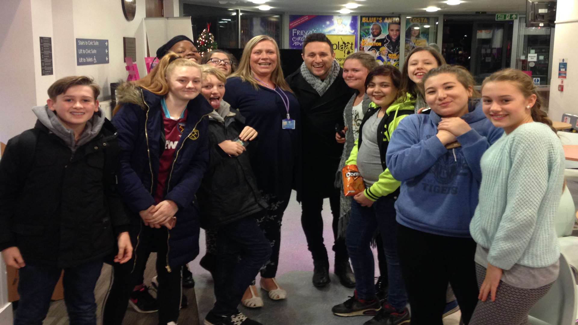 Thomas Aveling pupils and Mrs Wybourn meeting Antony Costa from Blue