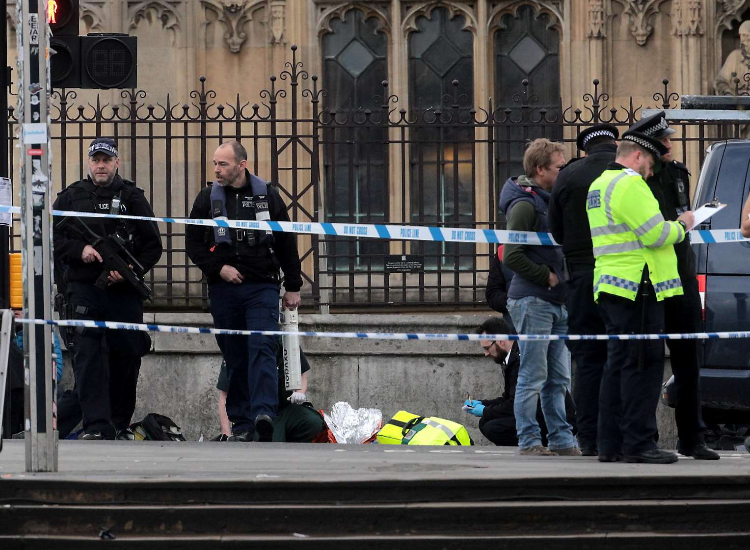 Police in the aftermath of Khalid Masood's assault on Westminster. Credit: SWNS.com