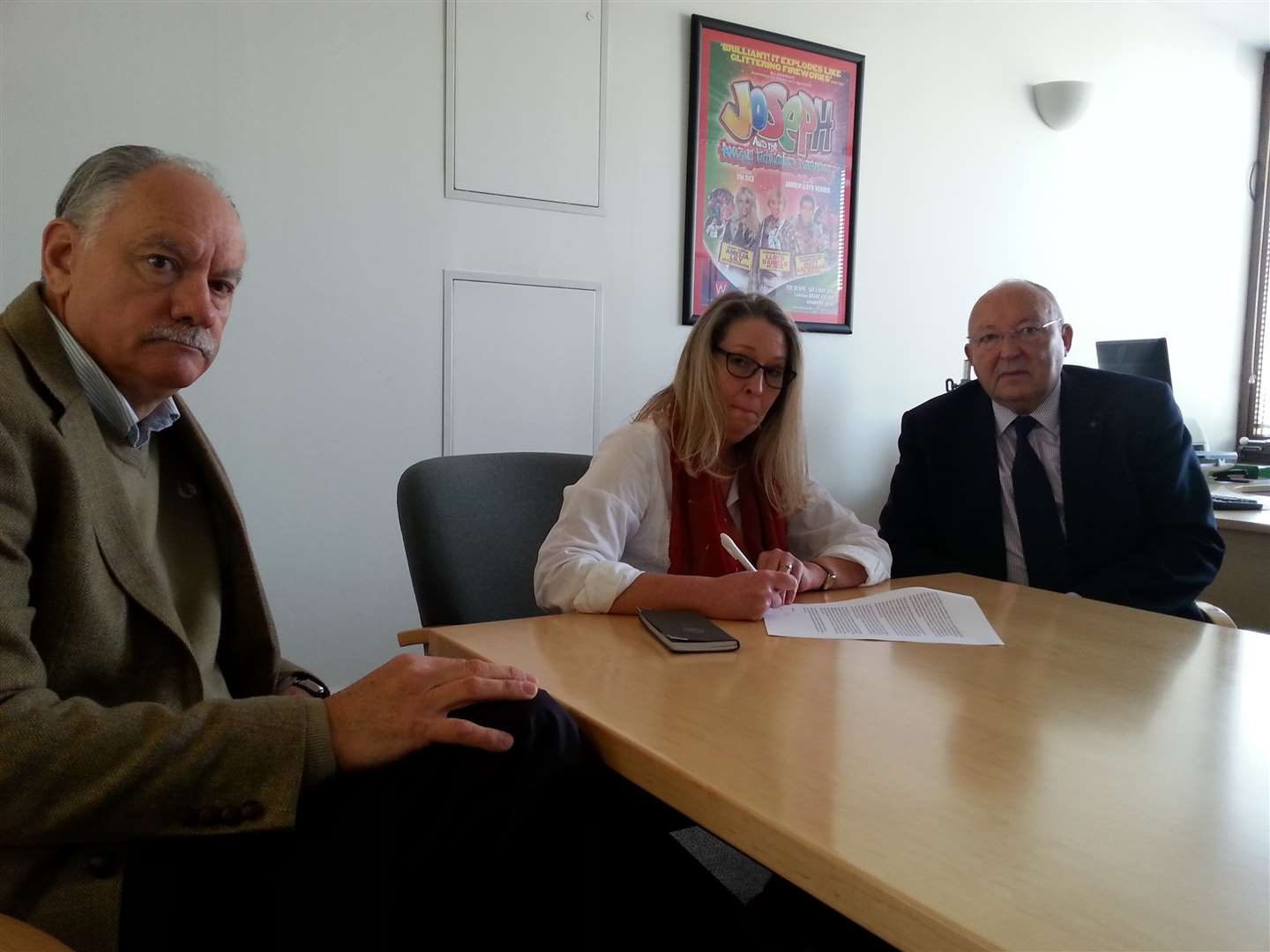 (L-R) Kent County Council's Bryan Sweetland, Chair of Gravesham Rural Forum Kerry Smith and Gravesham council leader John Cubitt signed an open letter to government opposing the Lower Thames Crossing