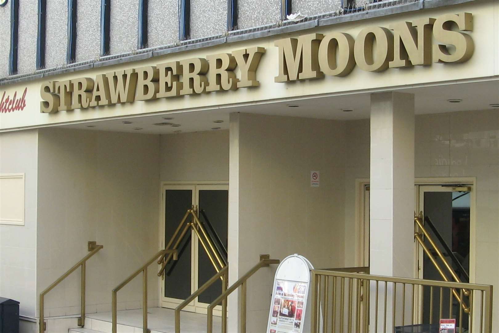 Madisons now stands in the place of Strawberry Moons, which closed in 2017