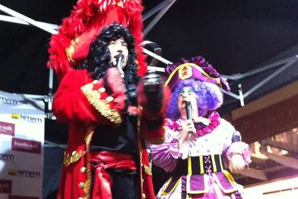 Panto stars get the crowd ready for the countdown