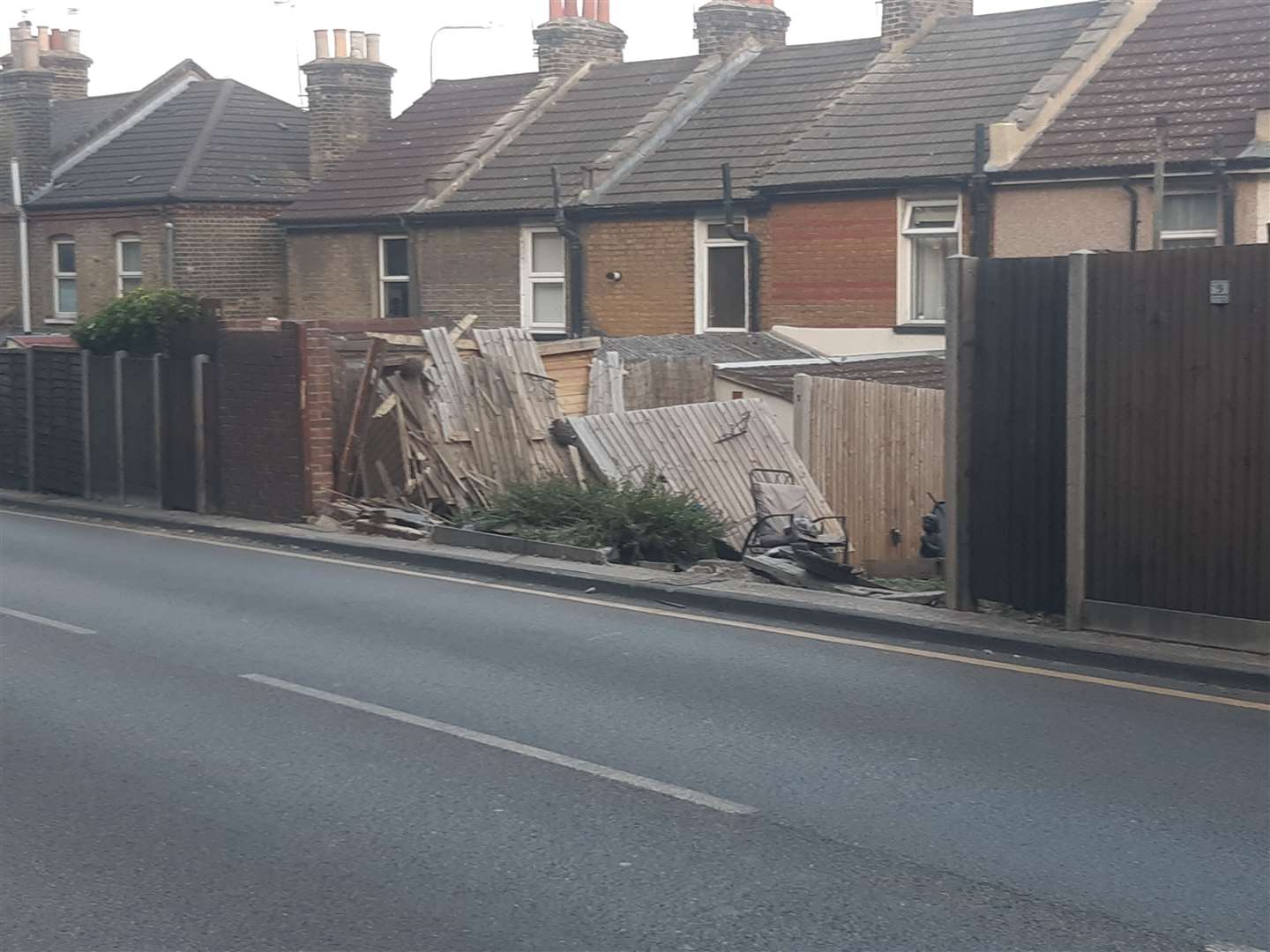 The scene of the crash on Old Road East, Gravesend (58333179)