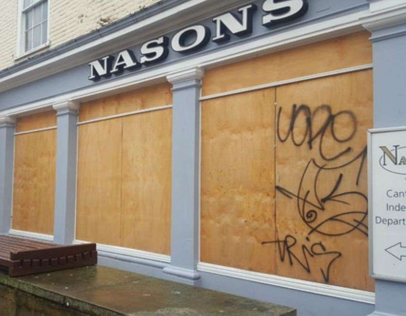 Boarded up former Nasons store in Canterbury high street (9523911)