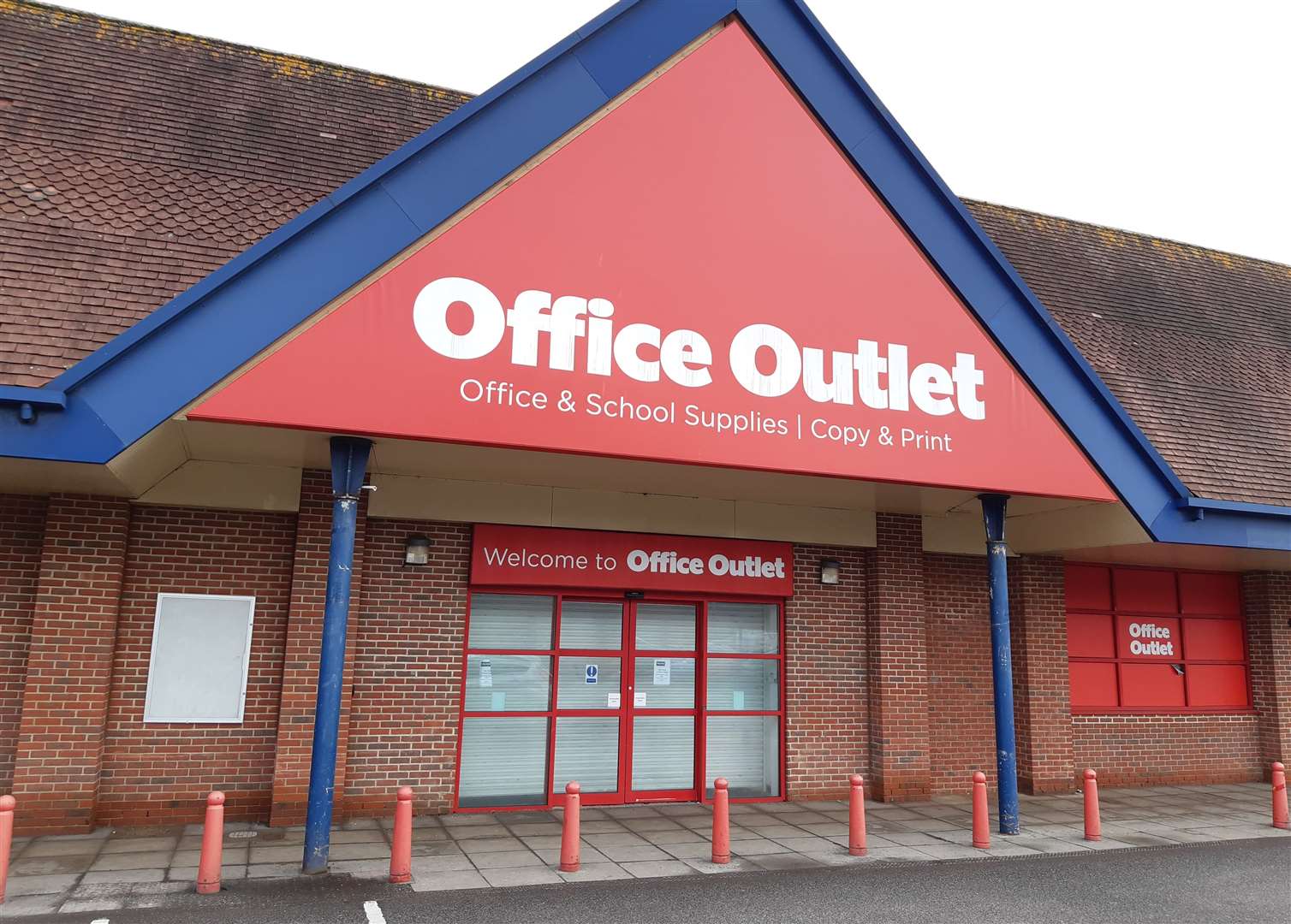 The former Office Outlet site on the Warren Retail Park has been put on the market