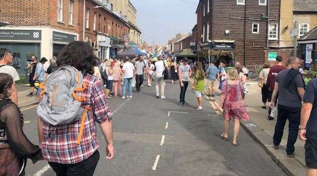 Walking down the street from the railway station we were quickly engulfed into the large crowd which had gathered to celebrate the Hop Festival