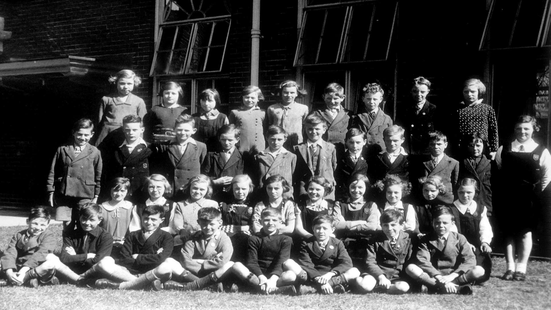 A Whitehill Primary School class photograph taken in the 1930s. Picture courtesy of Lianne Pond