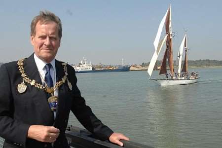 Medway Mayor David Carr welcomes back tall ships crew