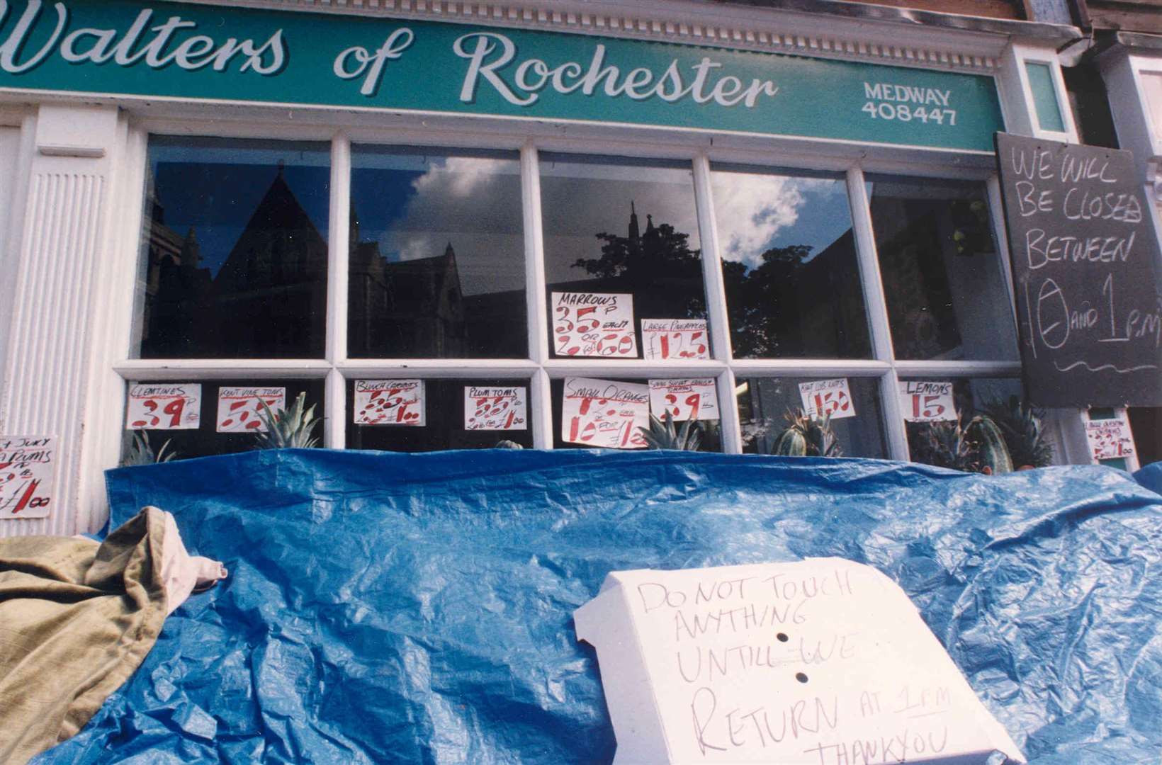 Shop in Rochester closed to pay tribute after the death of Diana in 1997