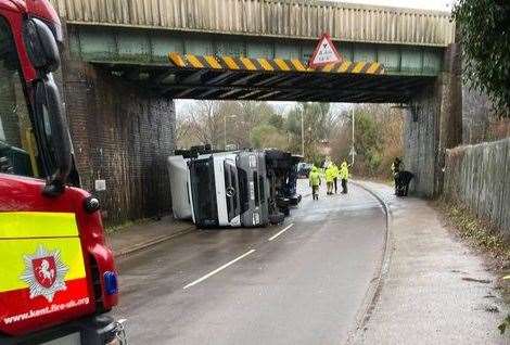 A lorry has crashed into a bridge in Eridge Road