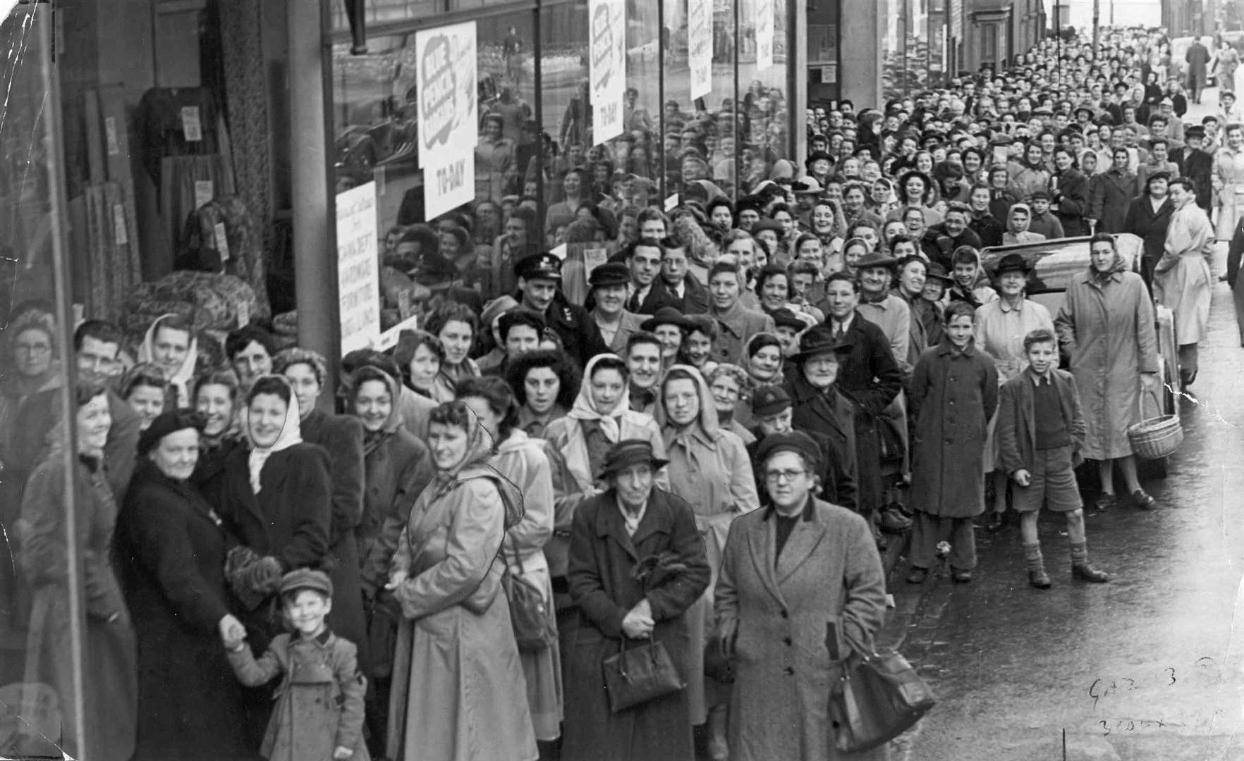 By 1950 Britain was beginning to rid itself of post-war austerity. This was the queue for a sale at Dunnings the drapers in Maidstone that February. Image from: Images of Maidstone book