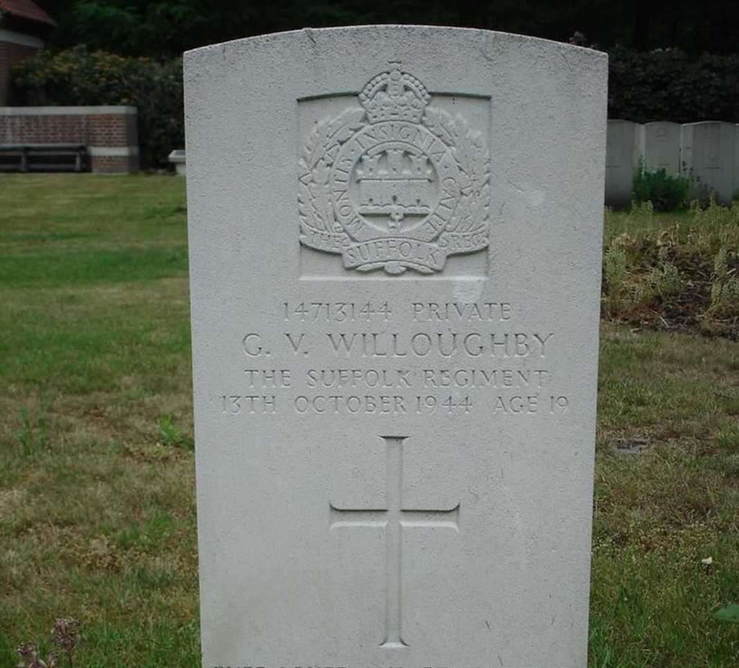 George Willoughby's grave in Overloon