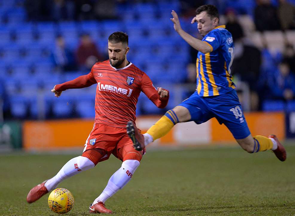 Max Ehmer looks to clear for the Gills, under pressure from Nathan Thomas Picture: Ady Kerry