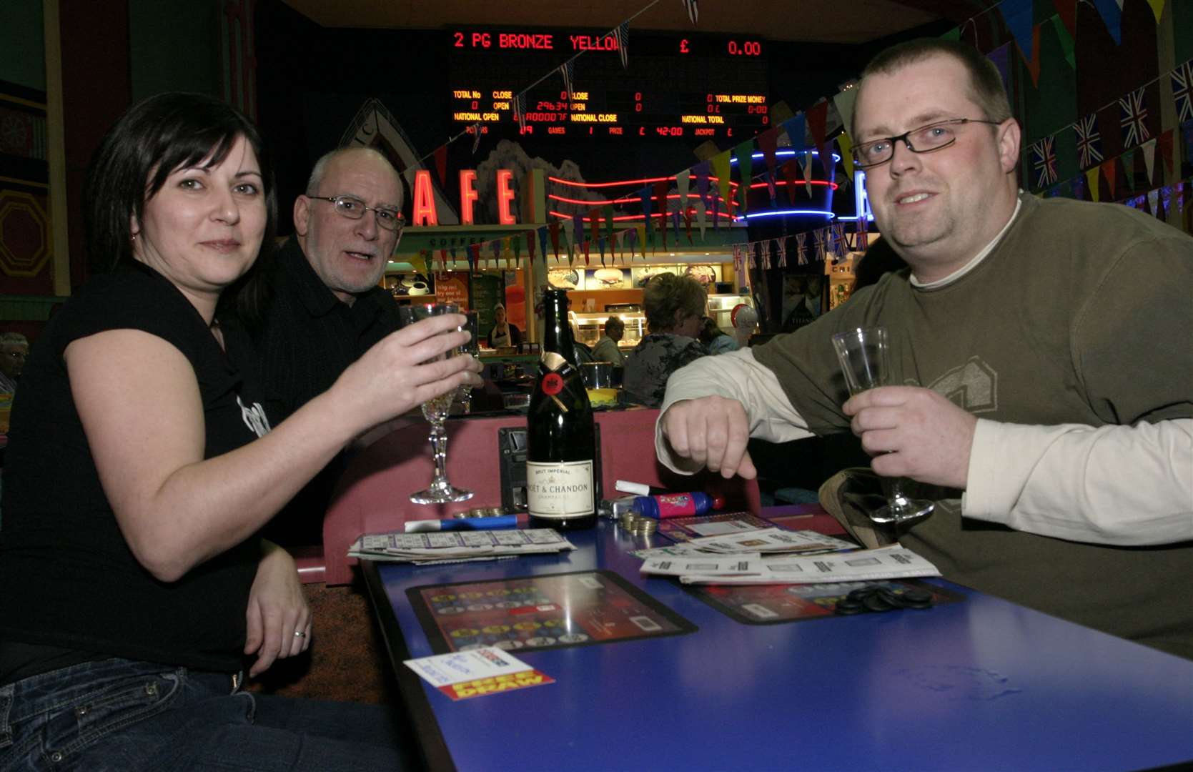 Janet Jackson enjoys an evening at Mecca Bingo in 2005 with husband Tony and her dad Ted Webb