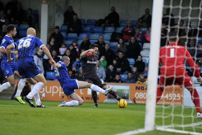 Gillingham defend in numbers to keep out Carlisle at Priestfield Stadium. Picture: Barry Goodwin
