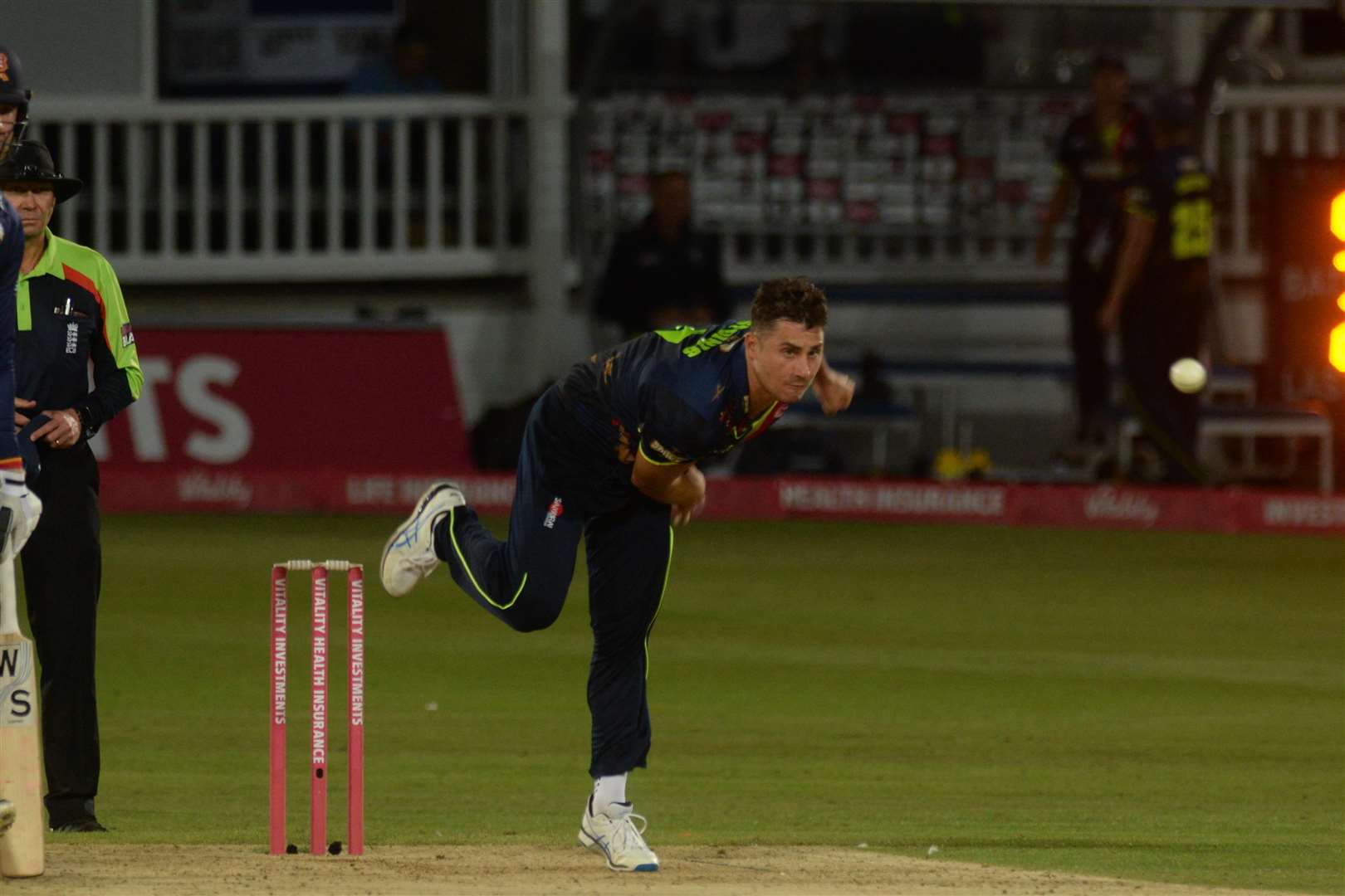 Marcus Stoinis bowling against Essex. Picture: Chris Davey.