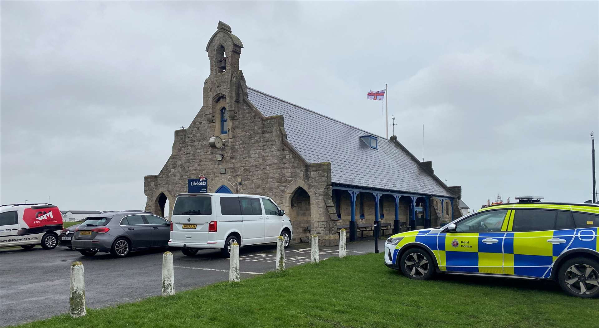 Multiple police cars have been spotted at Walmer Green