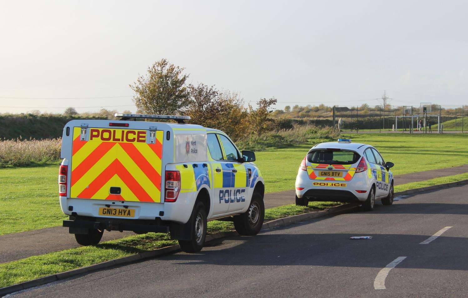Police support vehicles called to the stabbing in Manor Road, Rushenden (5500557)