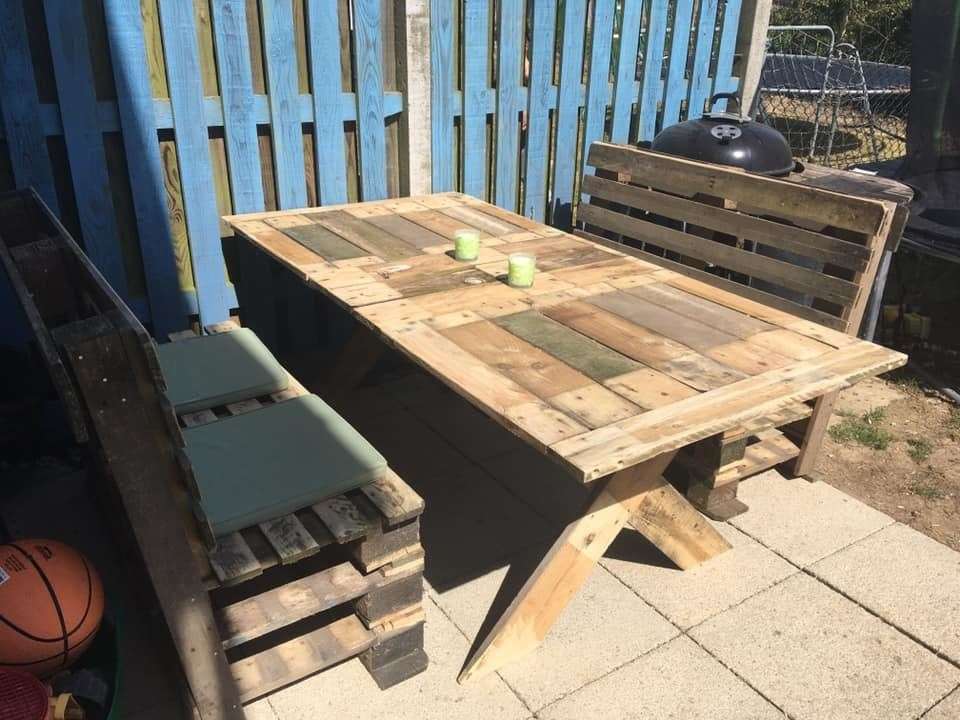 Tom Whateley's pallet picnic bench
