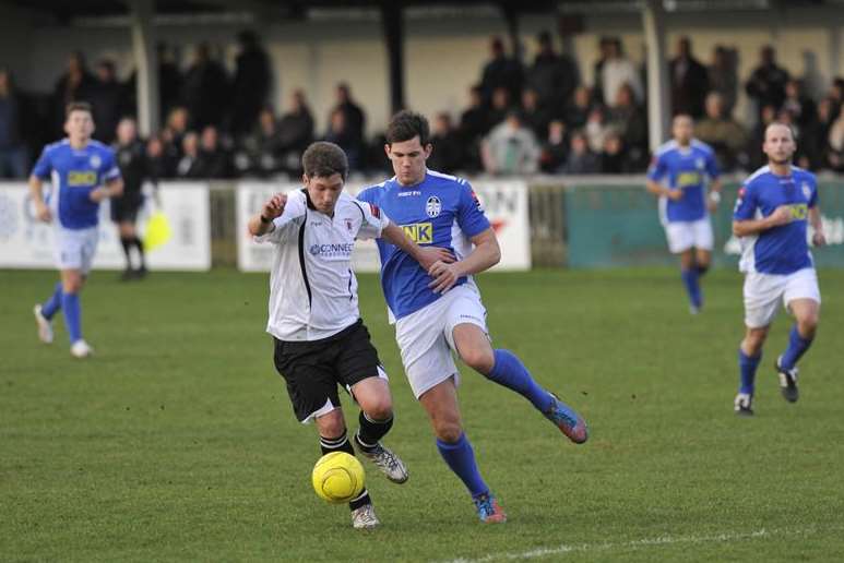 Brendon Cass runs at the Tooting & Mitcham defence (Pic: Tony Flashman)