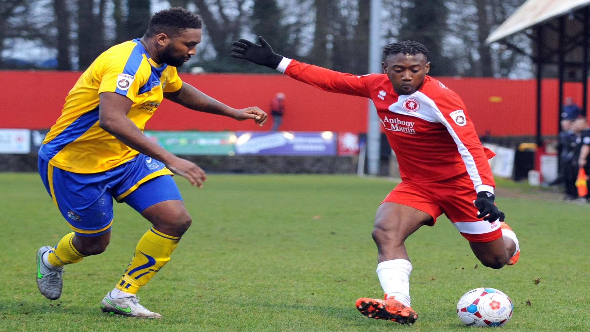 Welling's Kadell Daniel takes on his man. Picture: David Brown
