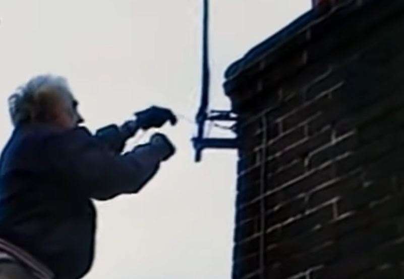 Rod Hull was pictured fixing his TV aerial in the Channel 4 documentary Rod Hull: A Bird In The Hand aired in 2003