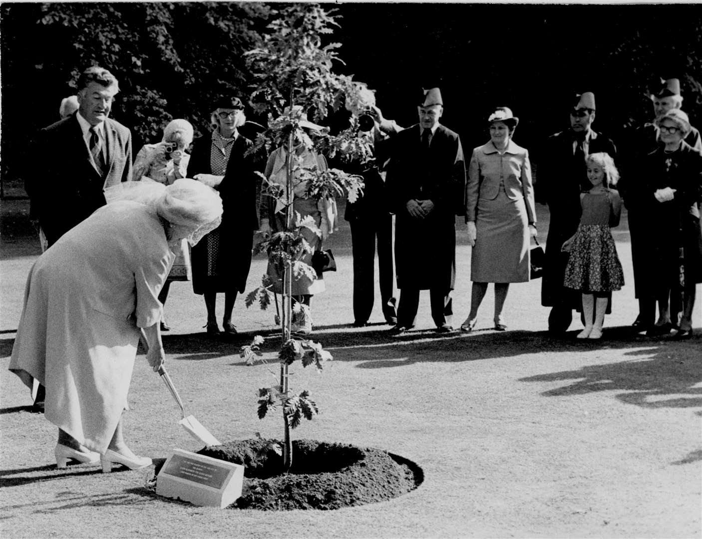 The Queen Mother plants a tree at Walmer Castle to commemorate her acceptance of the invitation to become Lord Warden of the Cinque Ports in 1979