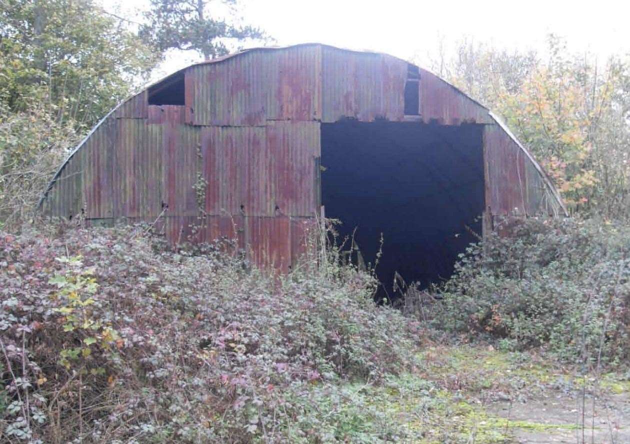 How one of the Nissen huts in Boughton Aluph currently looks