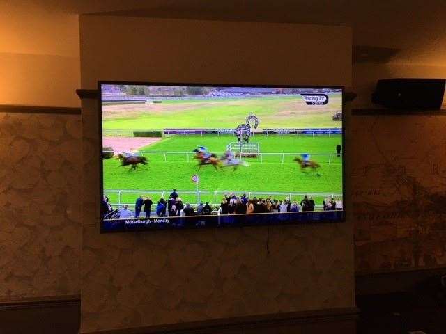 Just one of the pub’s eight TV screens, there was a choice of racing from Mussleburgh or golf action from the PGA Tour, but no-one really seemed interested