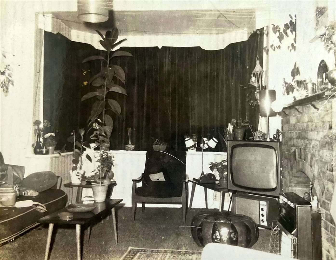 Winifred Flemming's front room in the 1950s Picture: SWNS