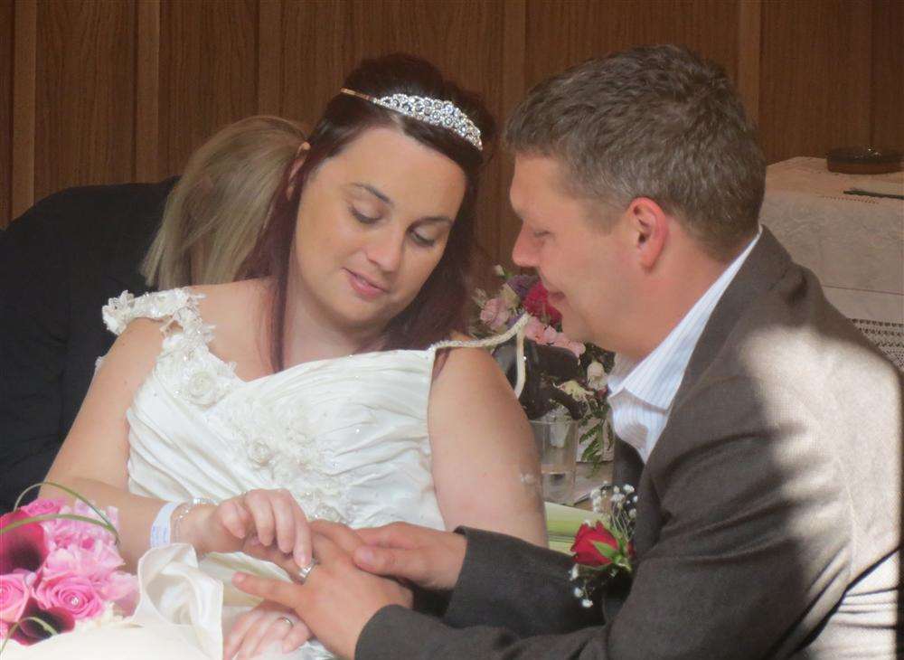 Paula O'Shea wed Dave Carroll at the EllenorLions Hospice in Northfleet shortly before she passed away.