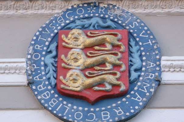 Faversham's coat of arms.