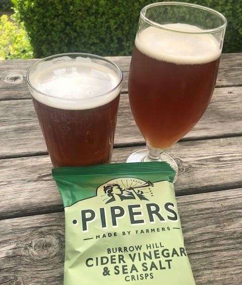 My bitter and Mrs SD’s IPA were a remarkably similar colour but their tastes were very different and hers was by far the best. Crisps are £1.70 a pack