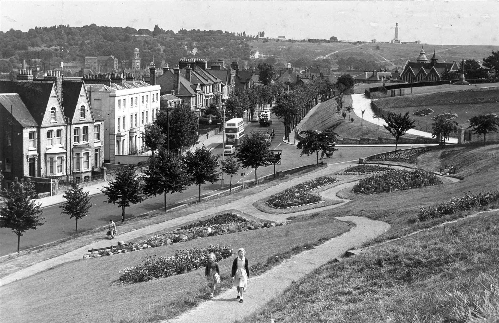 Where Rochester joins Chatham in New Road - a view from 1955