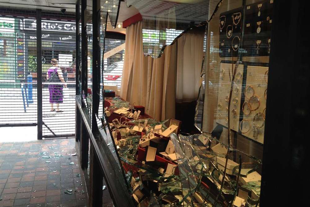 Windows smashed in Gemini jewellers in Sheerness High Street