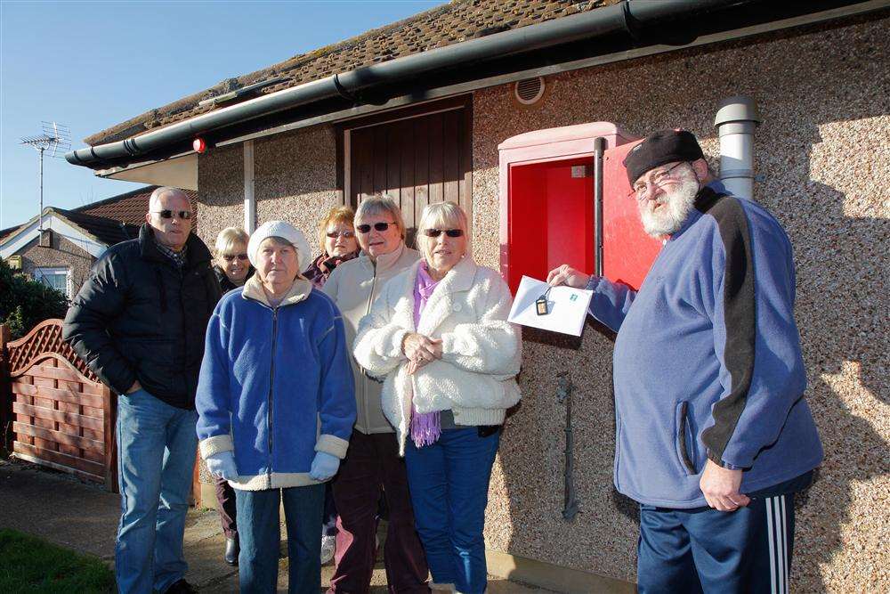 Minster Chalet Park residents with Allan Hudson (right)