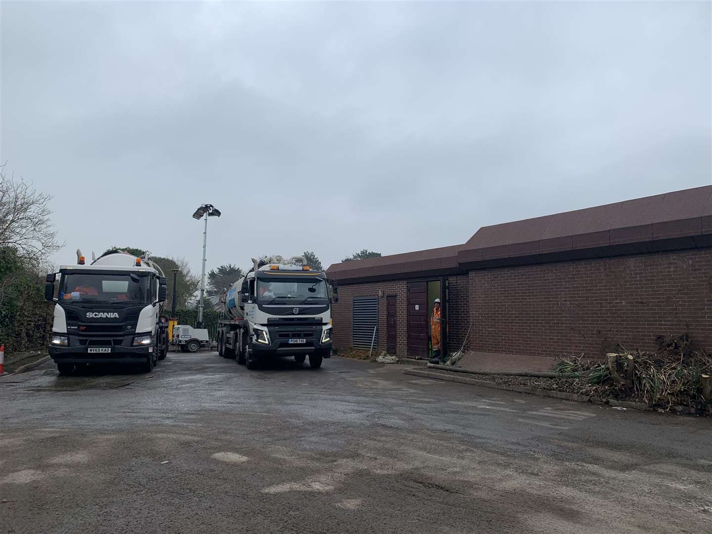 17 lorries are being used for the 24-hour operation in Sandwich