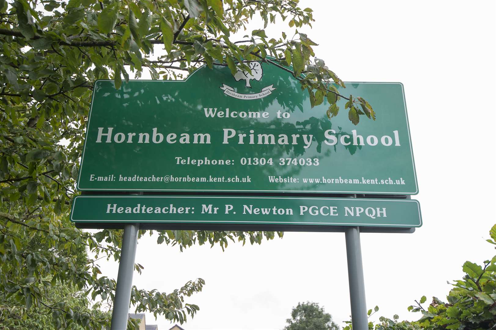 Hornbeam Primary School owns a defibrillator