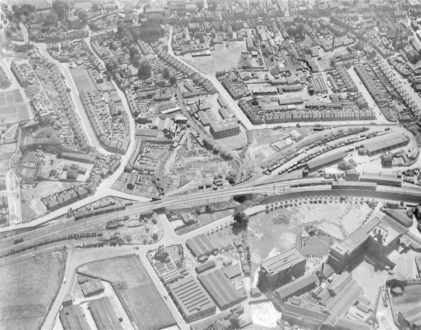 Dartford town centre in 1924. Picture: Historic England
