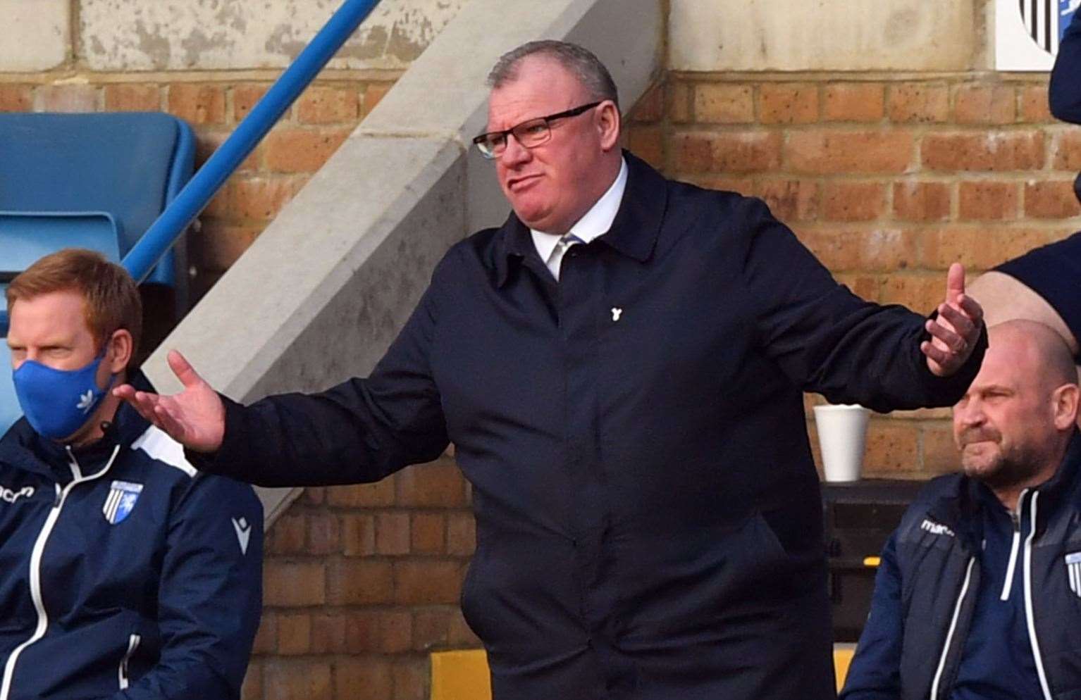 Gillingham manager Steve Evans prepared for a "very, very good Crewe side"