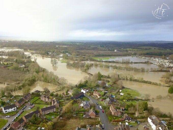 Aerial images show the extent of flooding in Yalding. Pic: Hawkeye Aerial Media (Twitter: @Hawkeye3185) (24843513)